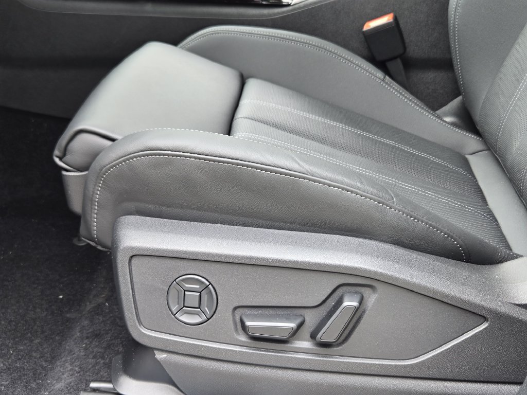Used 2026 Audi Q5 Premium Plus w/ Premium Plus AWD/4WD image 30