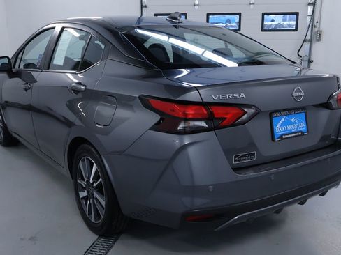 Used 2023 Nissan Versa SV image 5