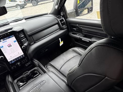 Used 2024 RAM 3500 Limited AWD/4WD image 20