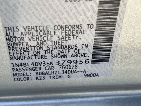 Used 2025 Nissan Altima 2.5 SV FWD image 11