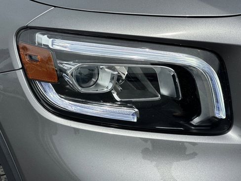 Used 2023 Mercedes-Benz GLB 250 4MATIC image 11