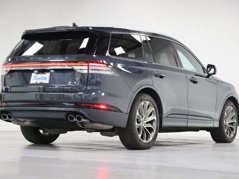 Used 2022 Lincoln Aviator Grand Touring w/ Equipment Group 301A AWD/4WD image 18
