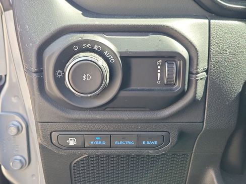 Used 2024 Jeep Wrangler High Altitude AWD/4WD image 19