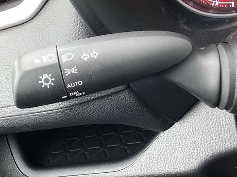 Used 2025 Toyota RAV4 XLE AWD/4WD image 29