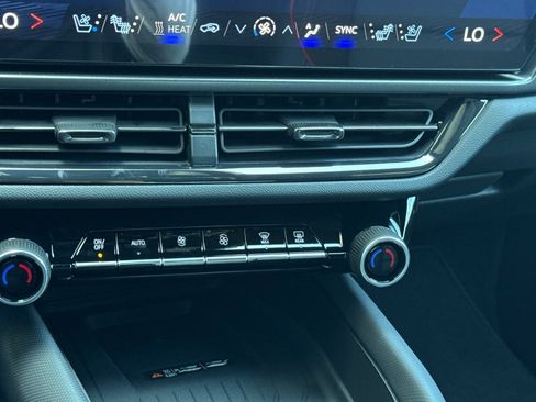 New 2025 Chevrolet Equinox EV RS image 21