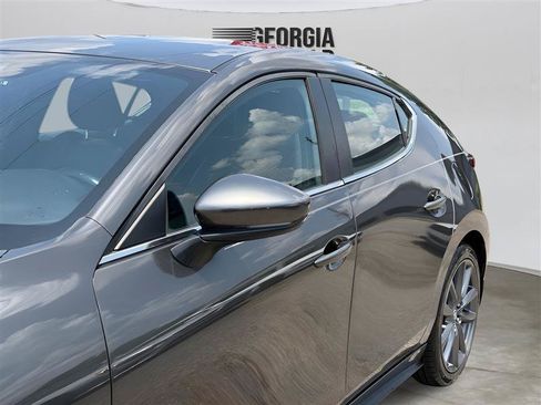 Used 2019 MAZDA MAZDA3 Hatchback w/ Preferred Package FWD image 7