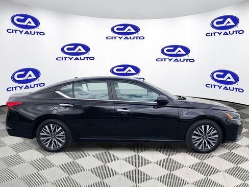 Used 2025 Nissan Altima 2.5 SV image 2