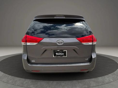 Used 2011 Toyota Sienna LE FWD image 6