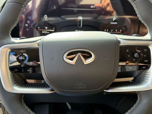 New 2026 INFINITI QX80 Luxe image 8