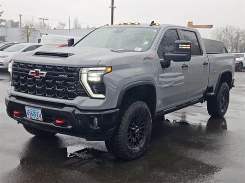 Used 2024 Chevrolet Silverado 2500 ZR2 image 3