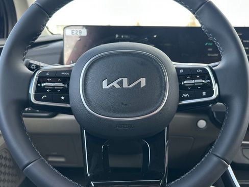 New 2026 Kia Carnival LXS image 21