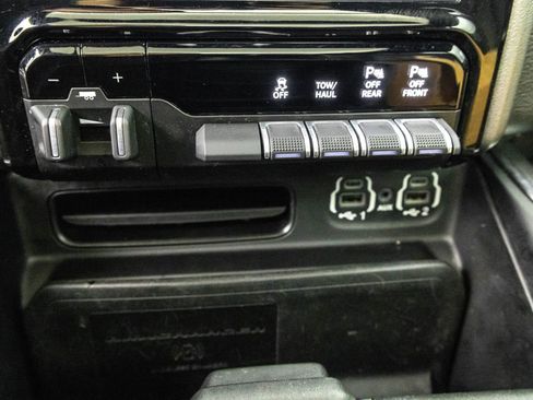 Used 2020 RAM 1500 Laramie image 23