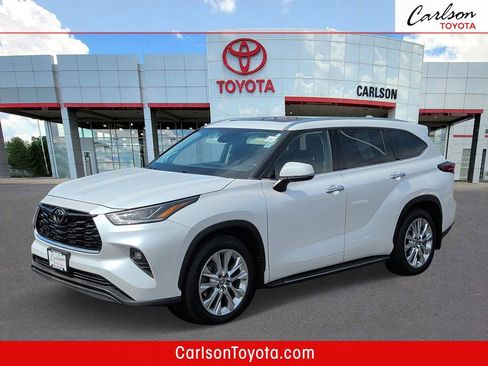 Used 2023 Toyota Highlander Limited image 1