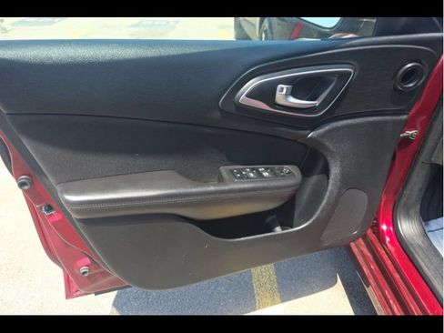 Used 2015 Chrysler 200 Limited w/ Convenience Group FWD image 26