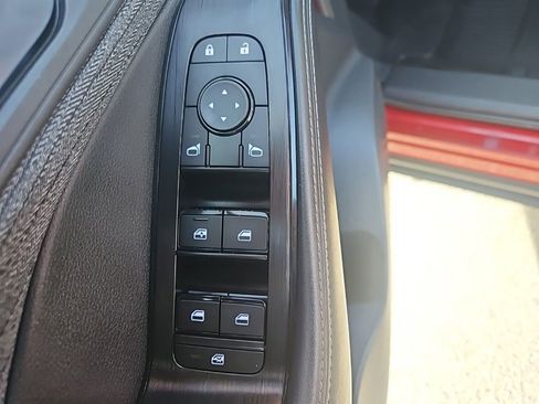 Used 2023 Nissan Rogue SV image 16