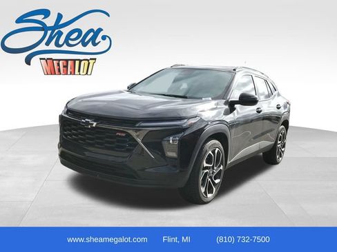 Used 2024 Chevrolet Trax RS w/ Sunroof Package FWD image 1