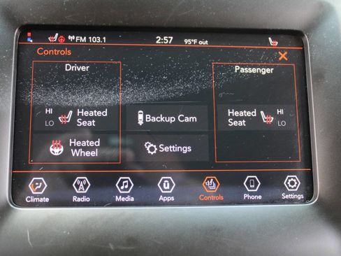 Used 2020 Jeep Cherokee Latitude Plus w/ Cold Weather Group image 11