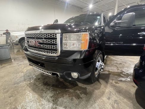 Used 2013 GMC Sierra 3500 Denali image 10