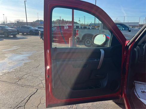 Used 2013 Chevrolet Silverado 1500 LT image 20