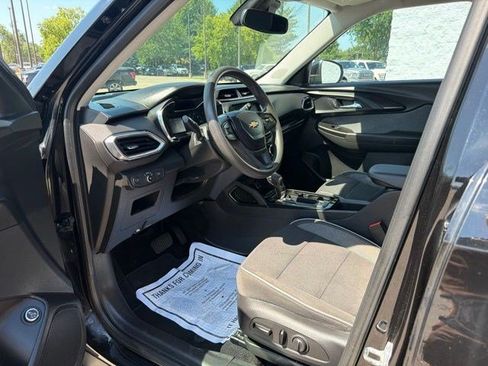 Used 2021 Chevrolet TrailBlazer LT w/ Sun and Liftgate Package AWD/4WD image 12