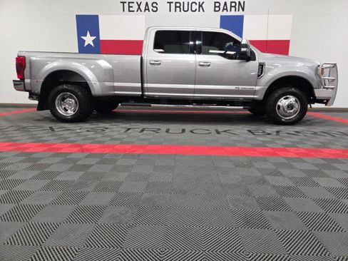 Used 2020 Ford F350 Lariat w/ Lariat Value Package AWD/4WD image 13