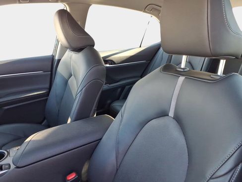 Used 2023 Toyota Camry XSE image 11