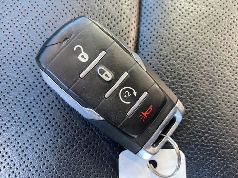 Used 2024 RAM 1500 Laramie image 24