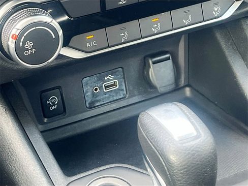 Certified 2024 Nissan Sentra S image 19