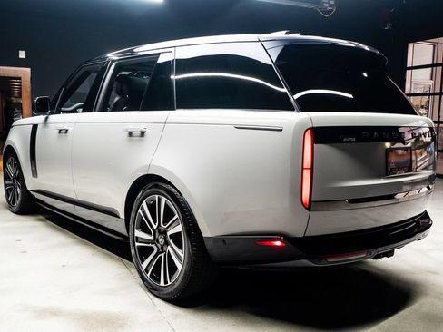 Used 2023 Land Rover Range Rover SV AWD/4WD image 22
