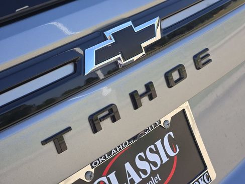Used 2023 Chevrolet Tahoe Z71 w/ Luxury Package AWD/4WD image 11