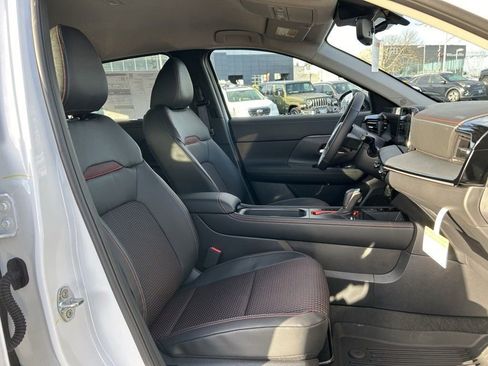 New 2025 Nissan Kicks SR w/ Illumination Package image 26