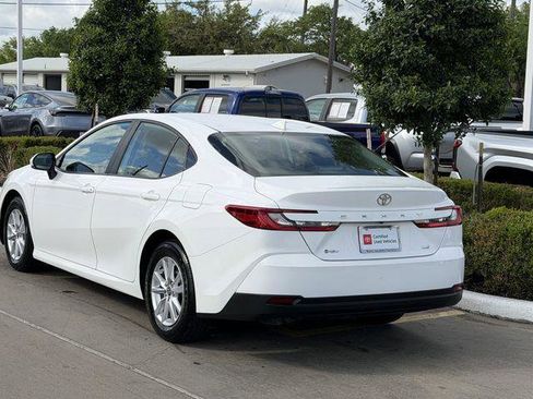 Certified 2025 Toyota Camry LE image 5