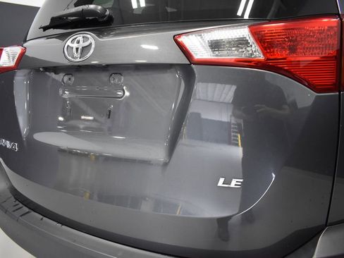 Used 2013 Toyota RAV4 LE FWD image 11
