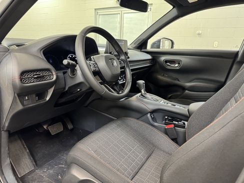 Used 2025 Honda HR-V Sport image 12