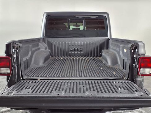 Used 2024 Jeep Gladiator Sport image 14