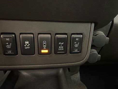 Used 2016 Nissan Frontier PRO-4X w/ Pro-4x Luxury Package AWD/4WD image 24