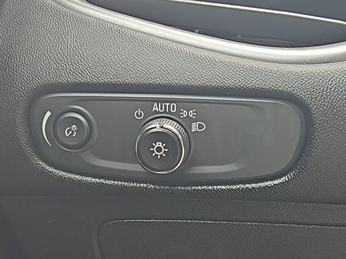 Used 2023 Chevrolet Malibu LS image 18