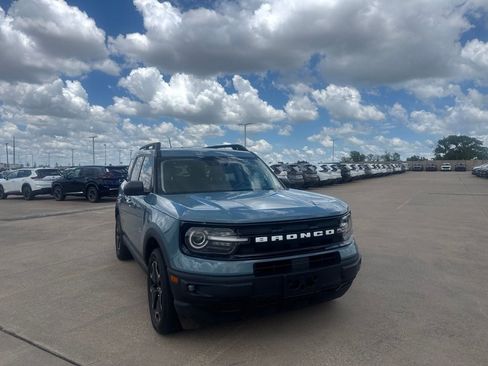 Used 2023 Ford Bronco Sport Outer Banks w/ Tech Package AWD/4WD image 2