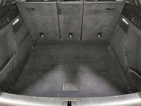 Used 2019 Audi SQ5 Premium Plus w/ Premium Plus Package image 37