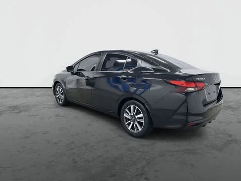 Used 2021 Nissan Versa SV FWD image 9