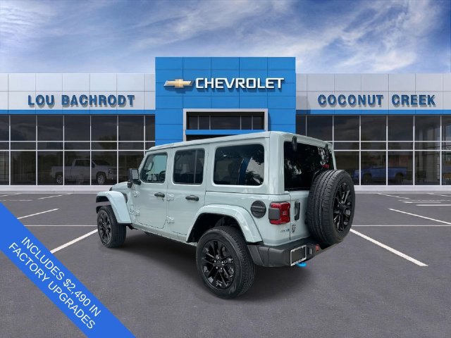 Used 2024 Jeep Wrangler Unlimited Sahara AWD/4WD image 6