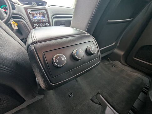 Used 2015 Chevrolet Traverse LT w/ Style and Technology Package image 40