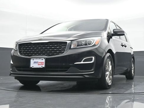 Used 2020 Kia Sedona LX image 16
