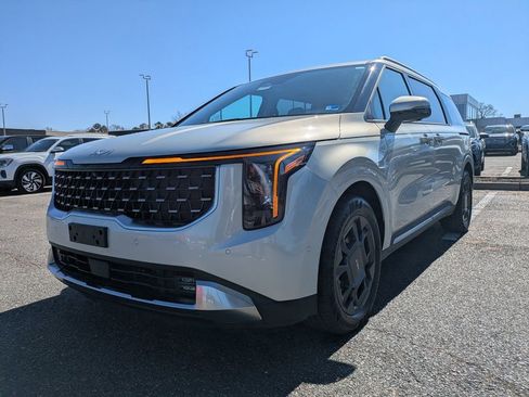 Used 2025 Kia Carnival SX image 8