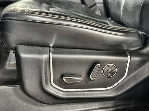 Used 2019 Ford Expedition Max Platinum AWD/4WD image 3