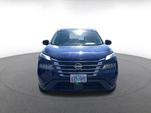 Used 2025 Nissan Rogue SV AWD/4WD image 4