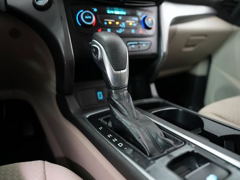 Used 2019 Ford Escape SE image 29