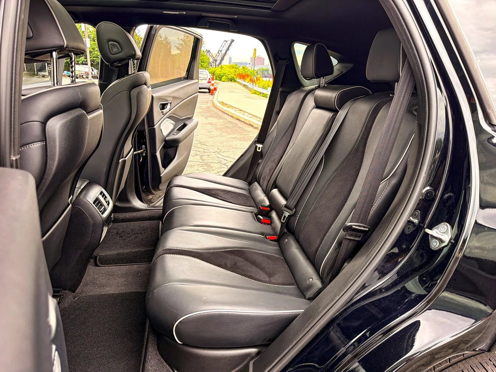 Used 2019 Acura RDX w/ Advance Package AWD/4WD image 16