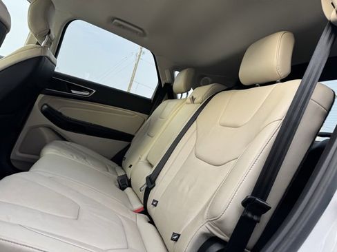 Used 2016 Ford Edge Titanium image 11