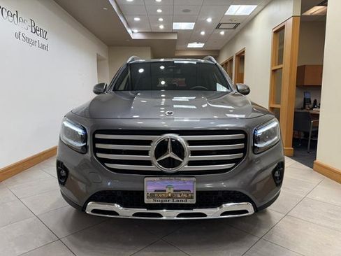 Used 2025 Mercedes-Benz GLB 250 image 2